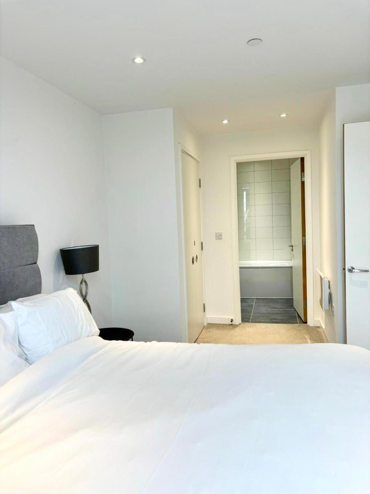 Entire Luxury City Centre With Pool & Jacuzzi Manchester