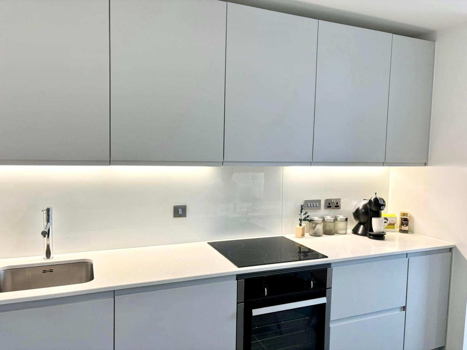Apartment Entire Luxury City Centre With Pool & Jacuzzi